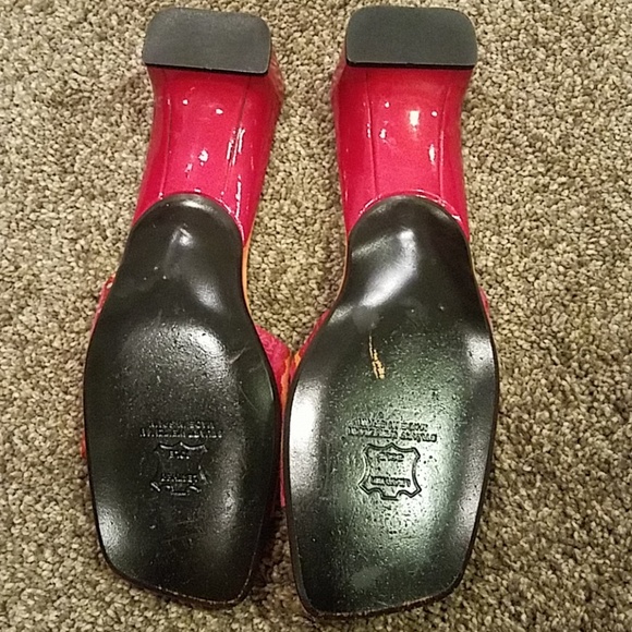 Size 8 AAAA Stuart Weitzman sandal - Picture 3 of 6